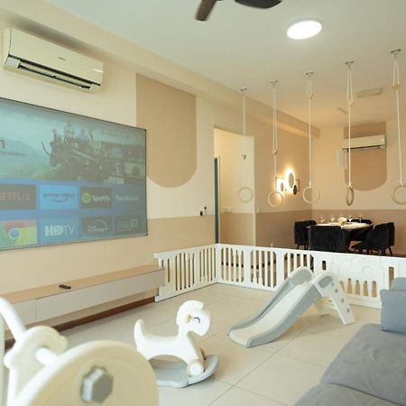 Fantasy Funland Retreat By The Only Bnb Tanjung Tokong Exteriér fotografie