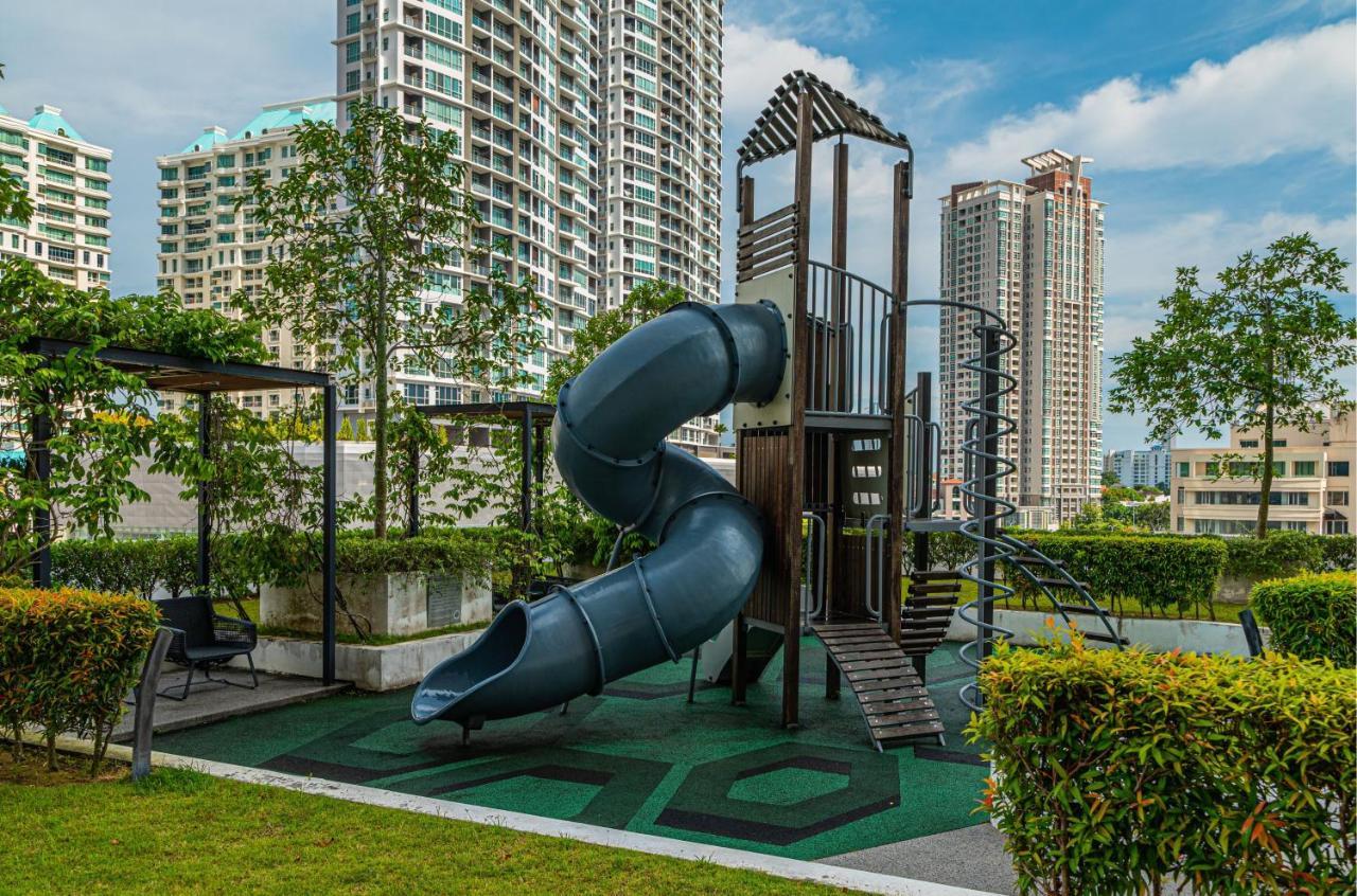 Fantasy Funland Retreat By The Only Bnb Tanjung Tokong Exteriér fotografie